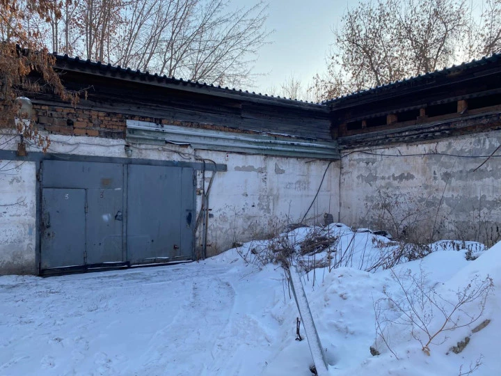 Продаются 2 (два) Здания и 3 (три) нежилых помещения,               г. Красноярск, ул. Малиновского, 19